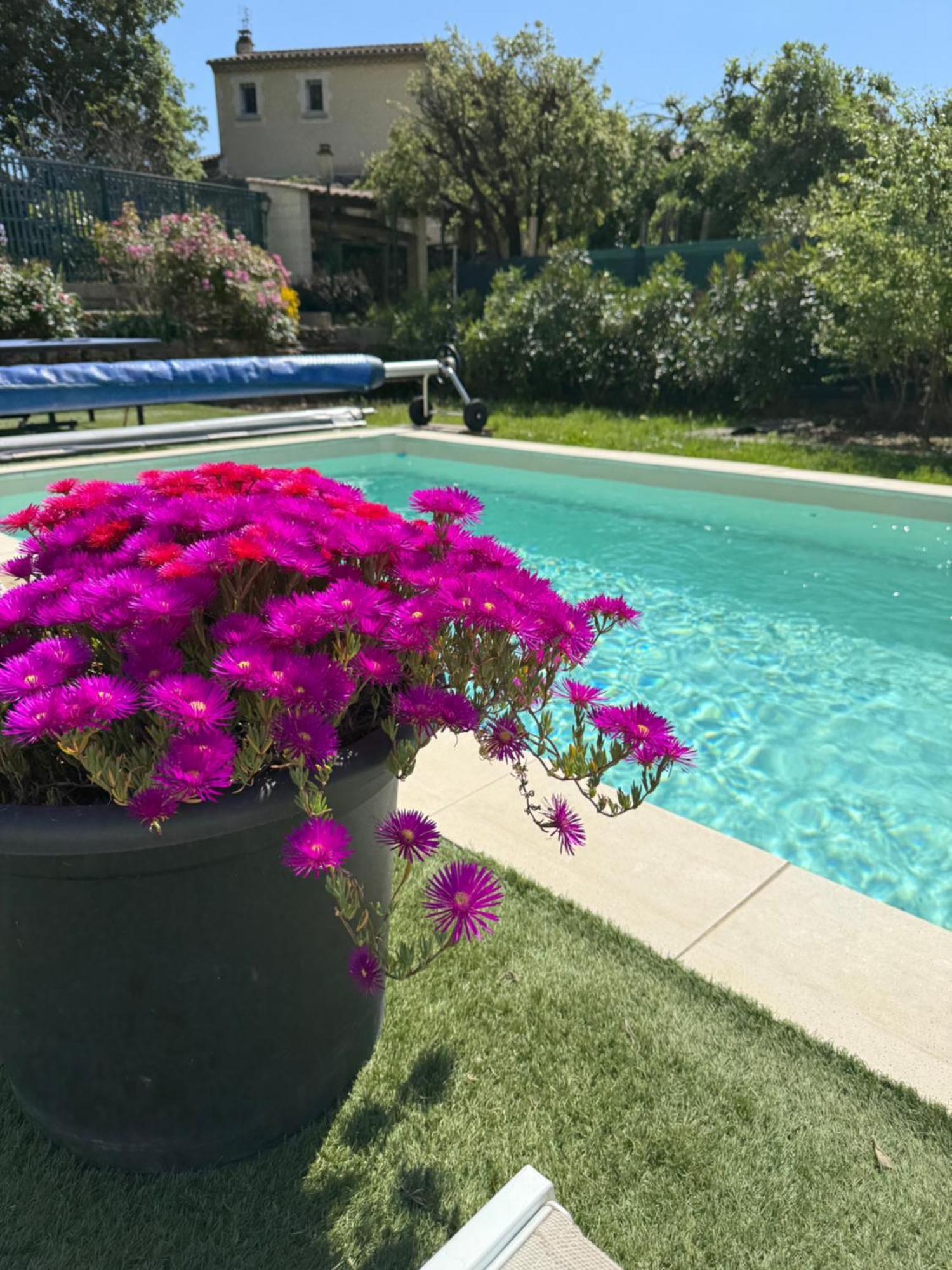 Gite Climatise Avec Piscine Sur Les Hauteurs De Bollene Exterior photo